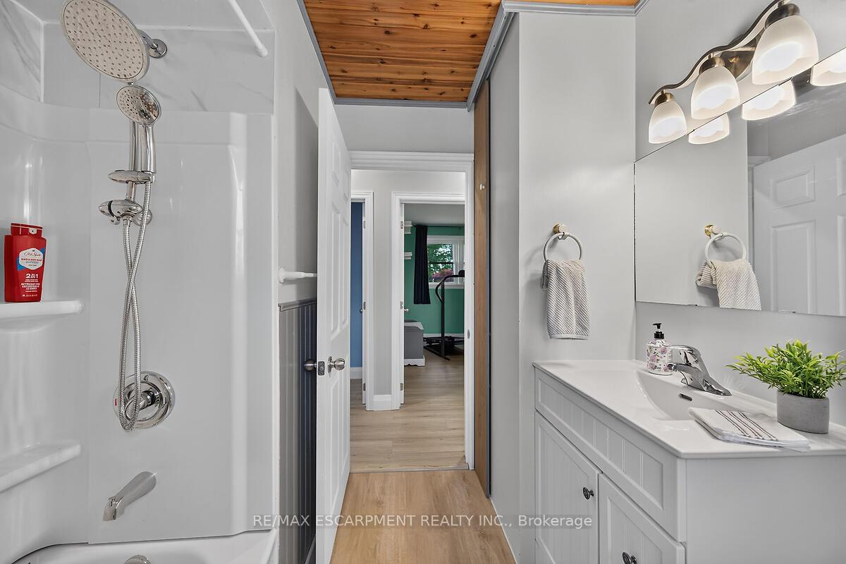 Photo 25 of 7344 Dickenson Road E, Hamilton, Rural Glanbrook — HOMEH