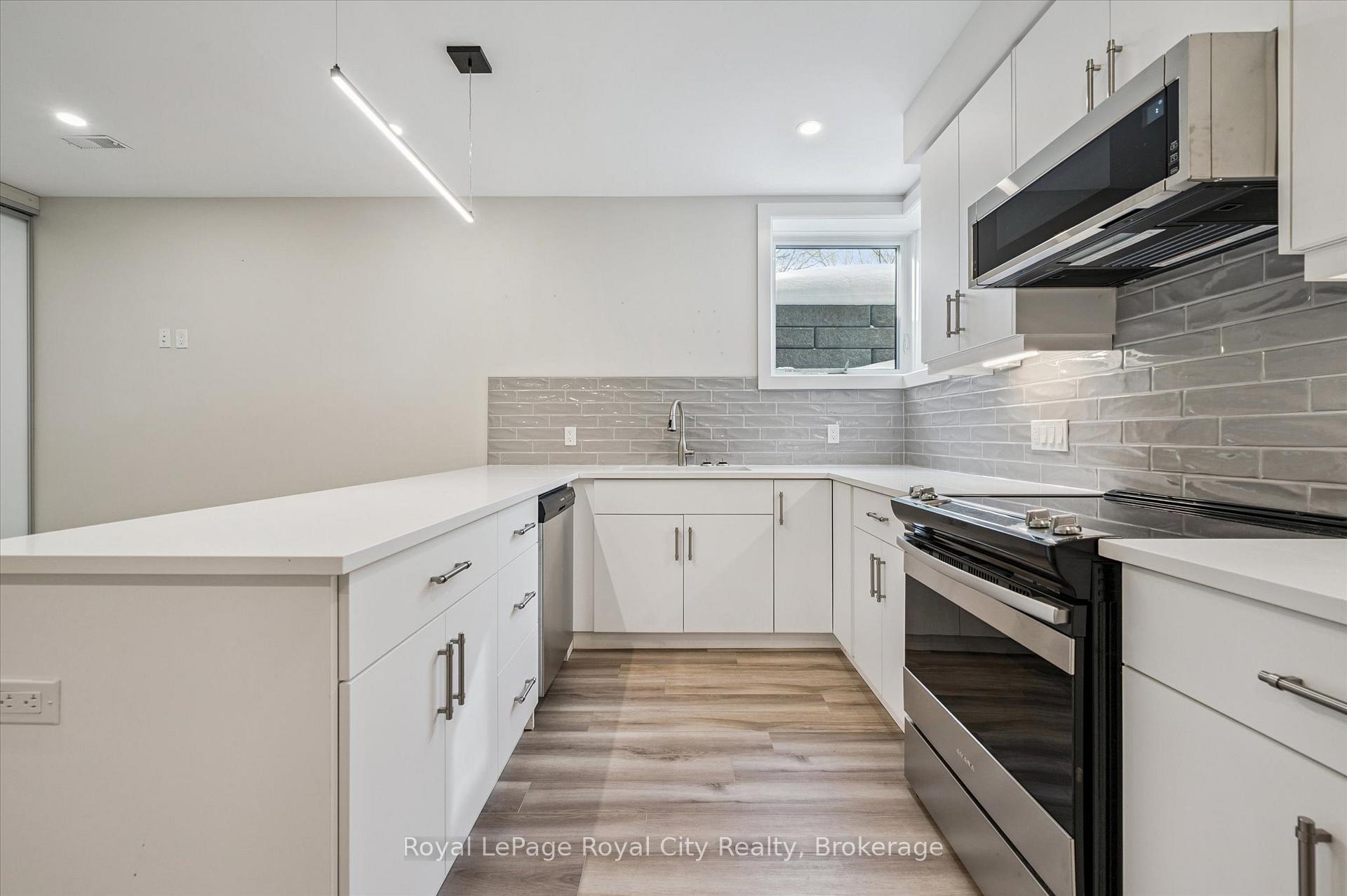 Photo 37 of 292 Geddes Street, Centre Wellington, Elora/Salem — HOMEH