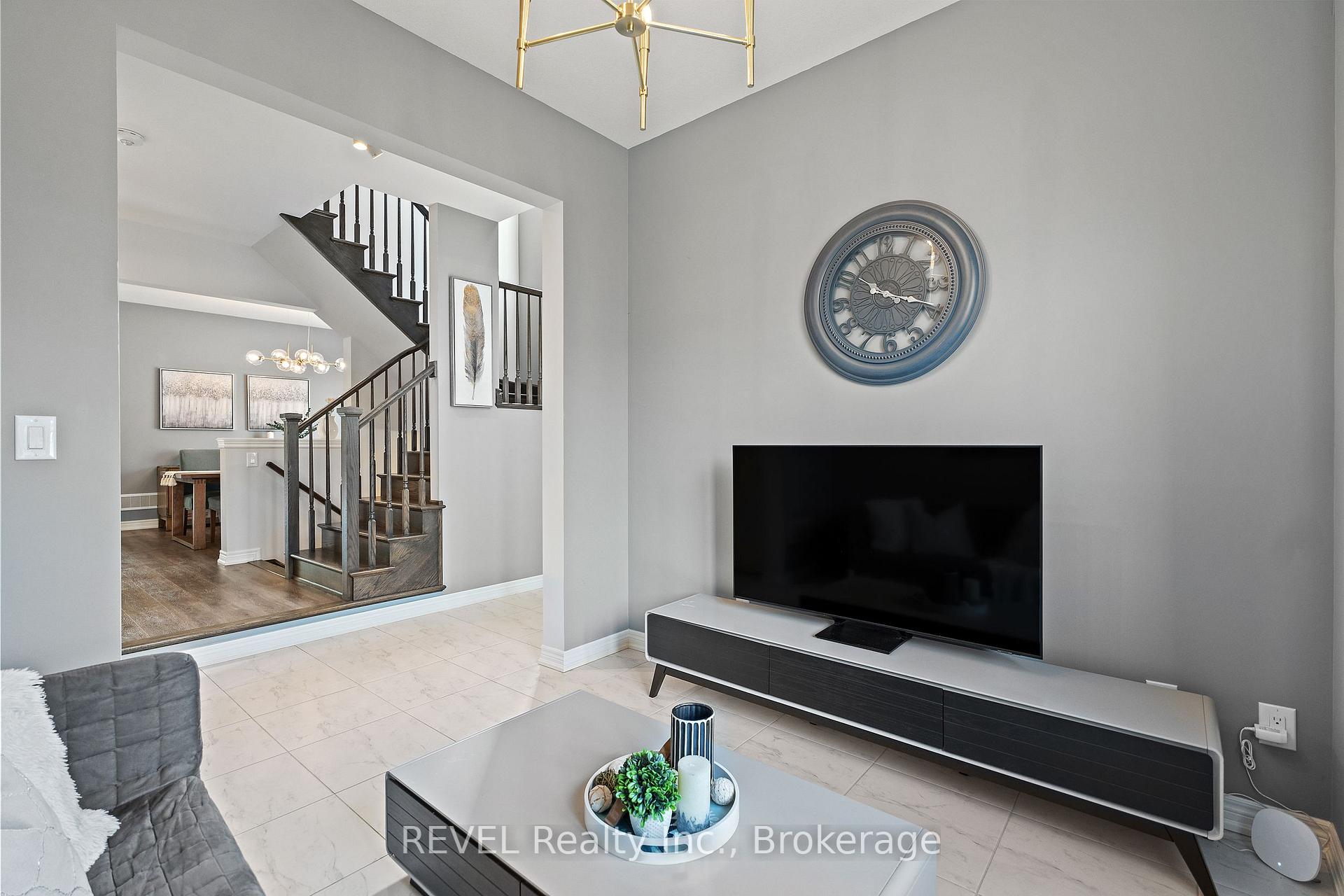 Photo 10 of 26 Crow Street, Welland, Coyle Creek — HOMEH