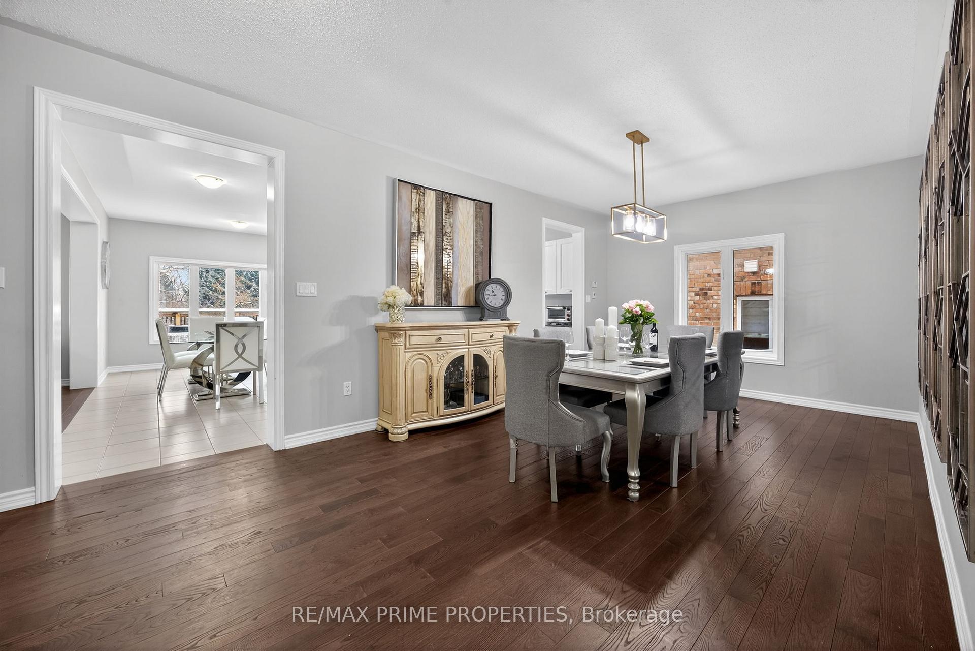 Photo 16 of 72 Ridge Gate Crescent, East Gwillimbury, Mt Albert — HOMEH