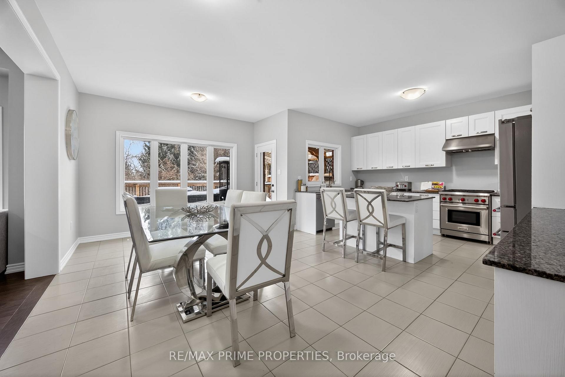 Photo 18 of 72 Ridge Gate Crescent, East Gwillimbury, Mt Albert — HOMEH