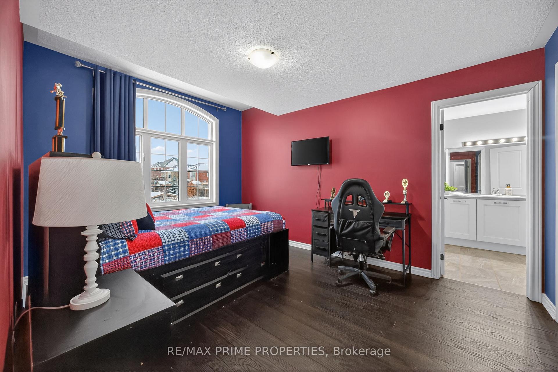 Photo 26 of 72 Ridge Gate Crescent, East Gwillimbury, Mt Albert — HOMEH