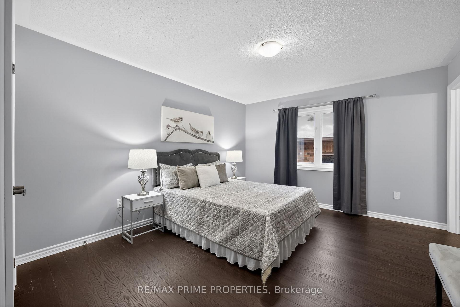 Photo 27 of 72 Ridge Gate Crescent, East Gwillimbury, Mt Albert — HOMEH