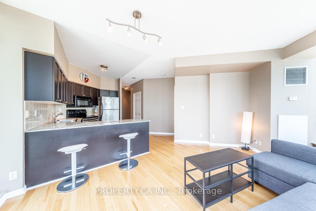 Photo 2 of Unit 1602, 228 Queens Quay W, Toronto, Waterfront Communities — HOMEH