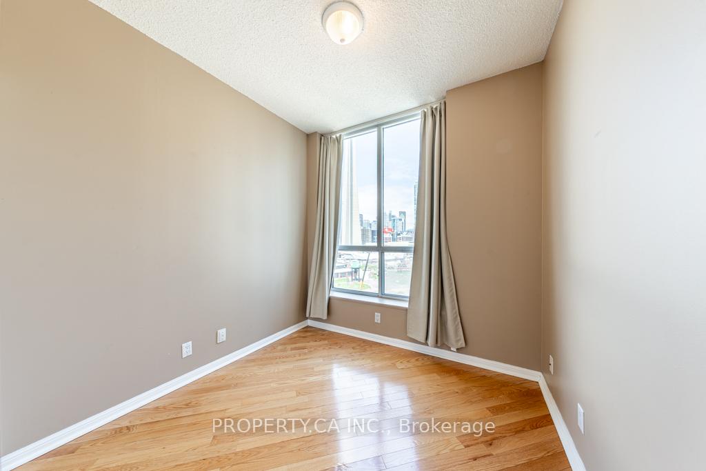 Photo 9 of Unit 1602, 228 Queens Quay W, Toronto, Waterfront Communities — HOMEH