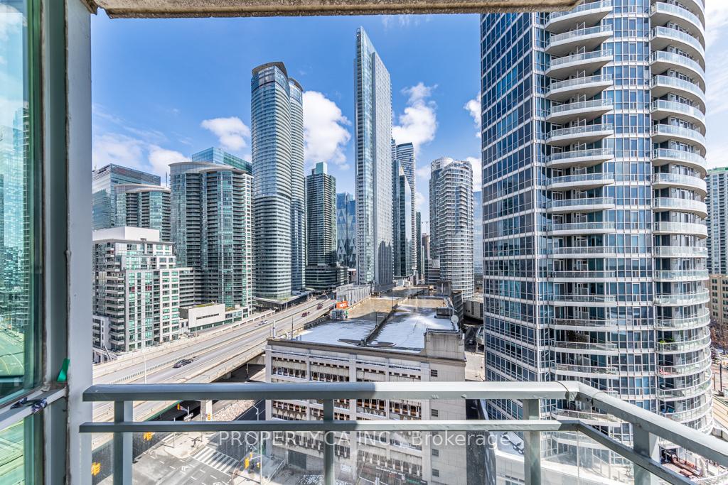 Photo 14 of Unit 1602, 228 Queens Quay W, Toronto, Waterfront Communities — HOMEH