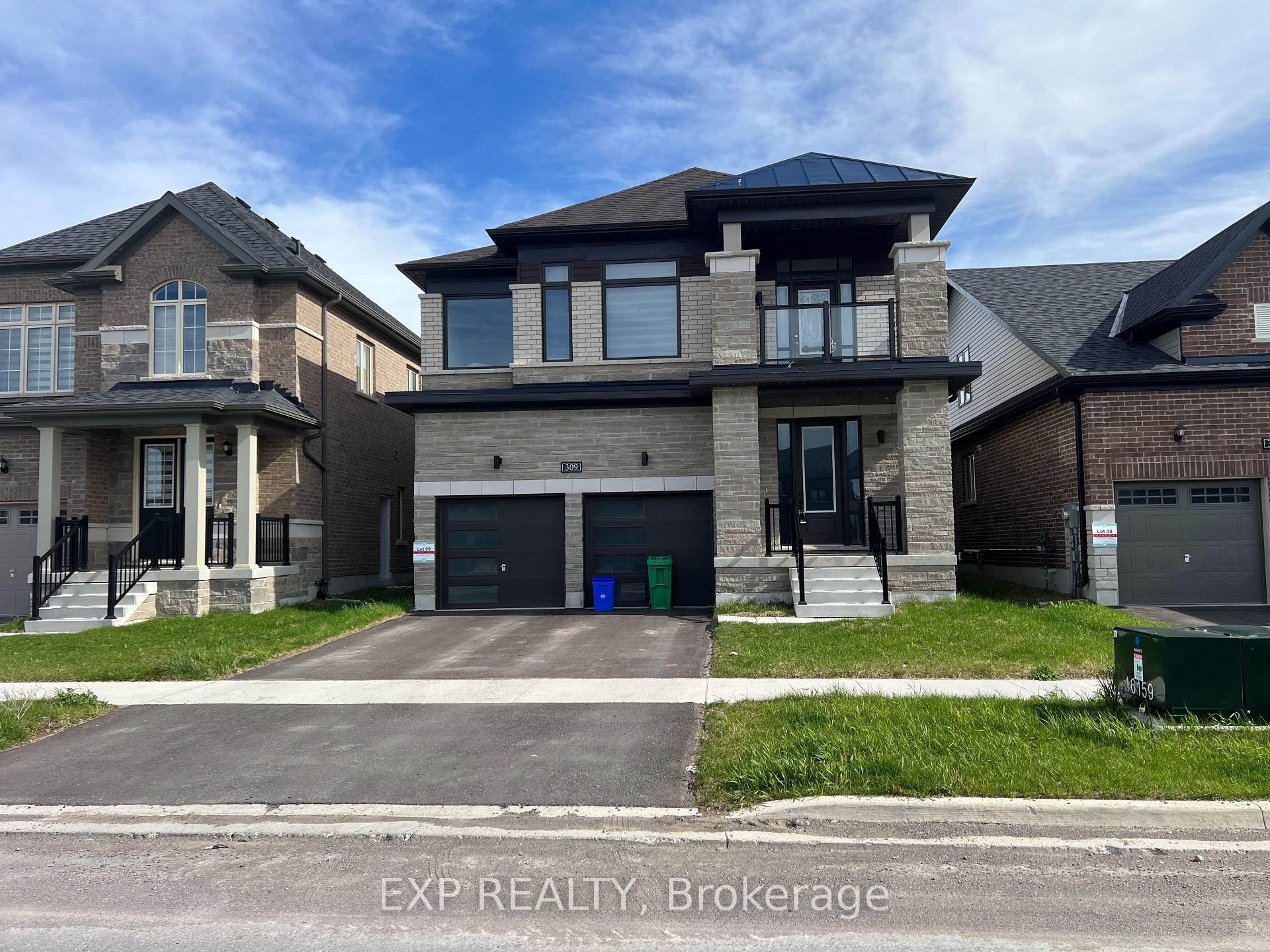 Photo 1 of 309 O'Toole Crescent, Peterborough, Monaghan Ward 2 — HOMEH