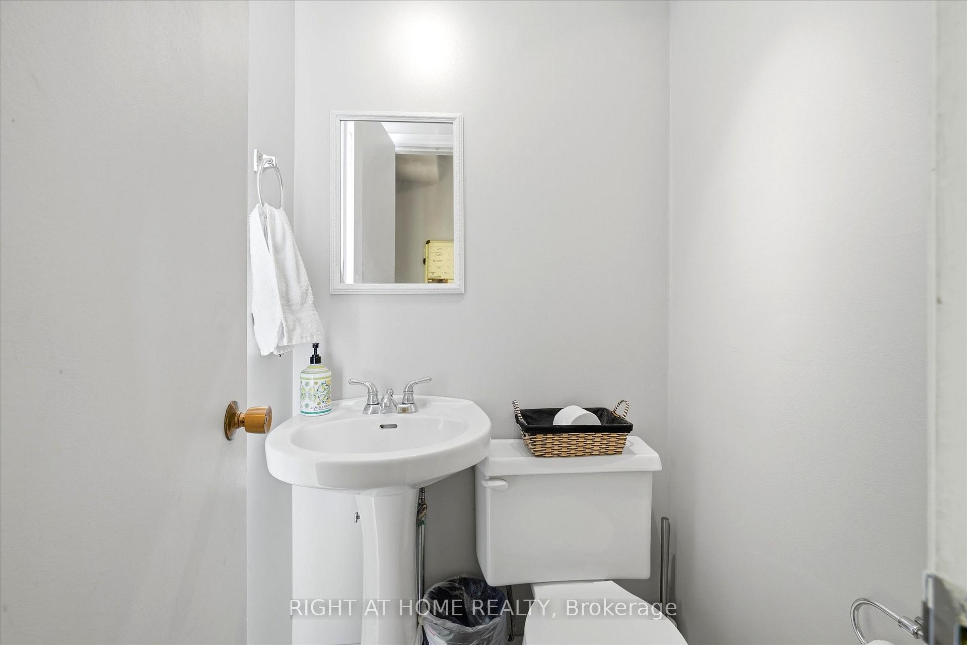 Photo 3 of 100 Burbank Crescent, Orangeville — HOMEH