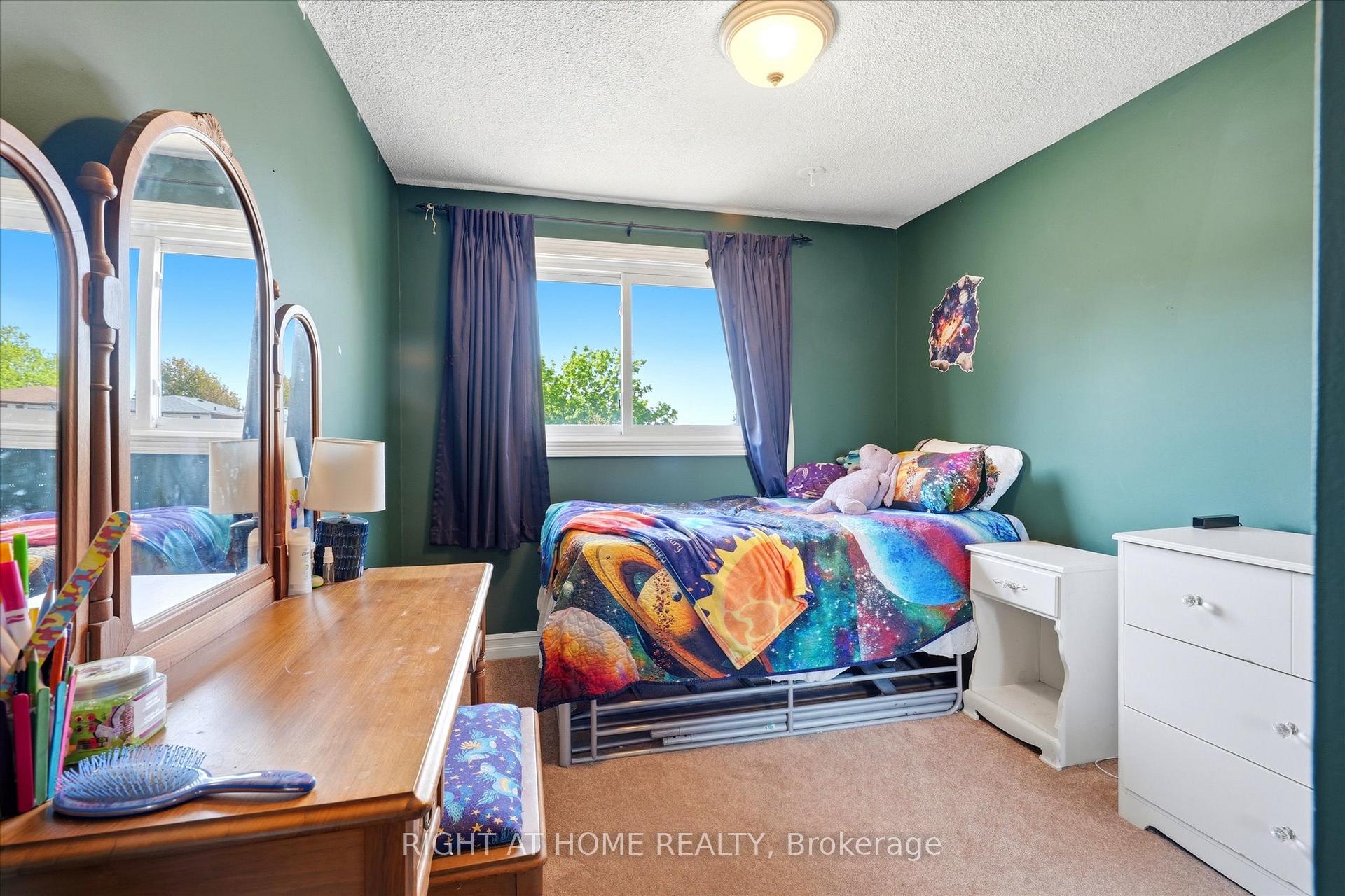Photo 9 of 100 Burbank Crescent, Orangeville — HOMEH