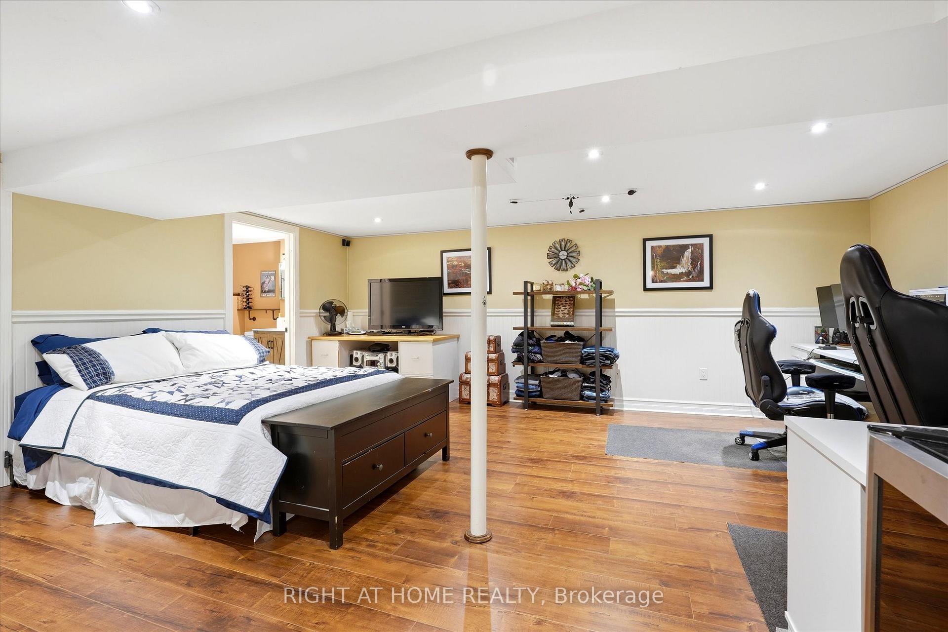 Photo 14 of 100 Burbank Crescent, Orangeville — HOMEH