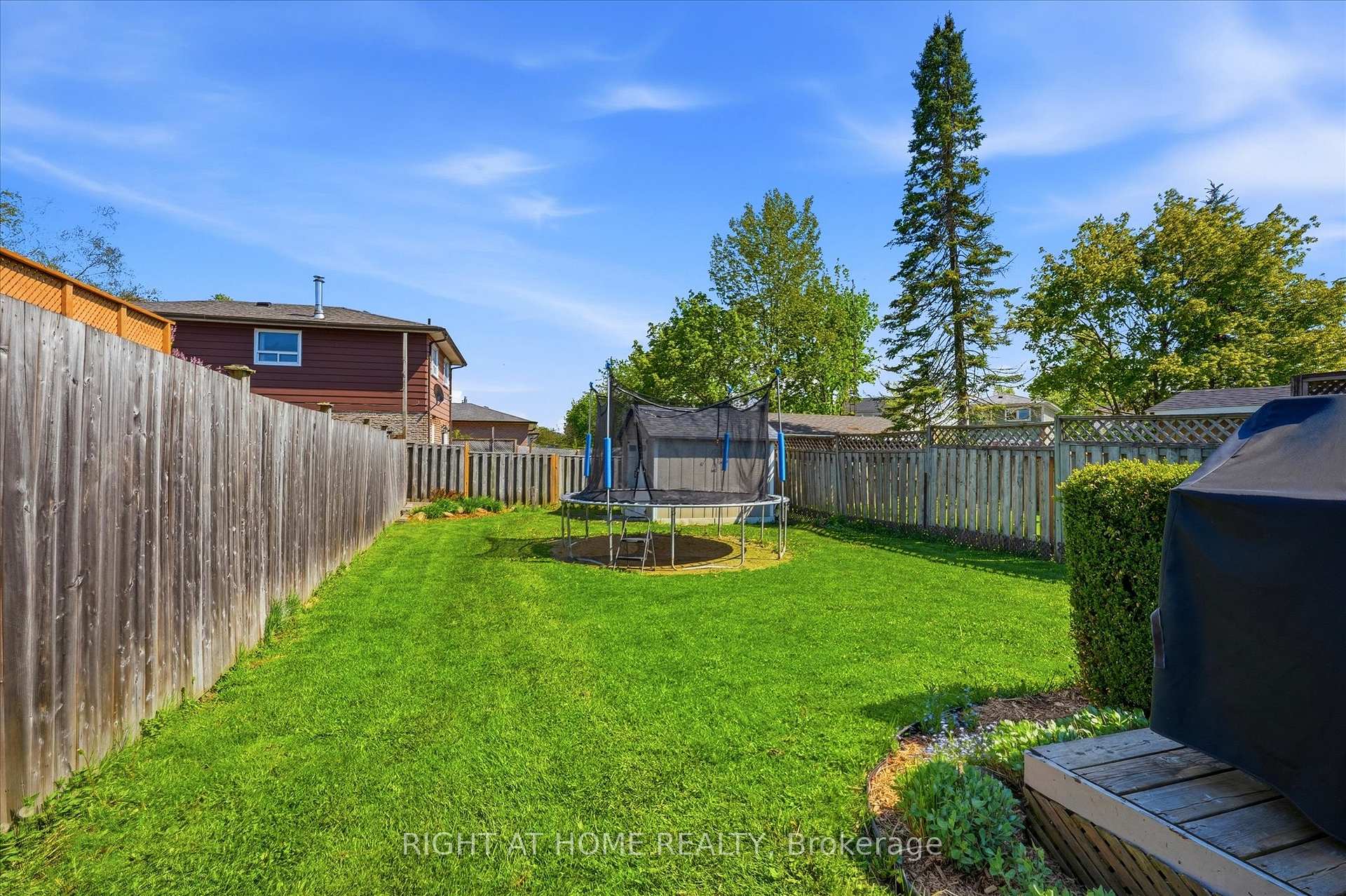 Photo 17 of 100 Burbank Crescent, Orangeville — HOMEH