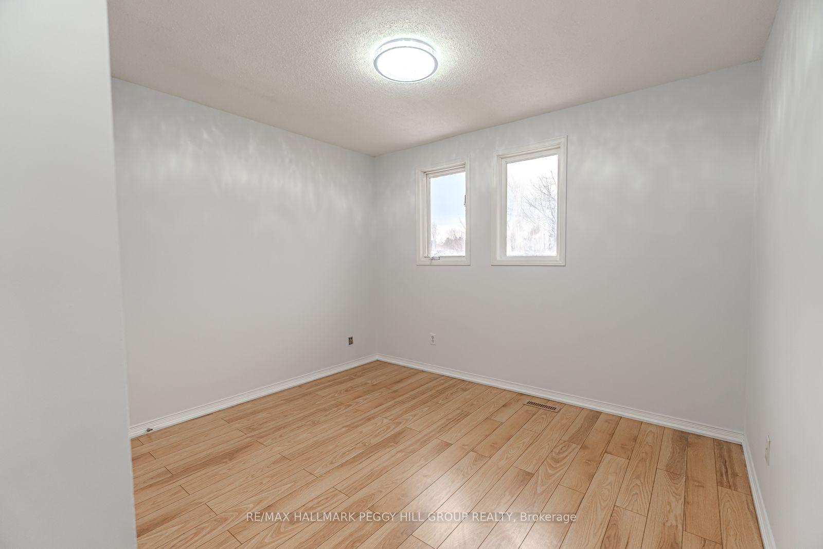 Photo 6 of 111 Garden Drive, Barrie, Allandale Heights — HOMEH