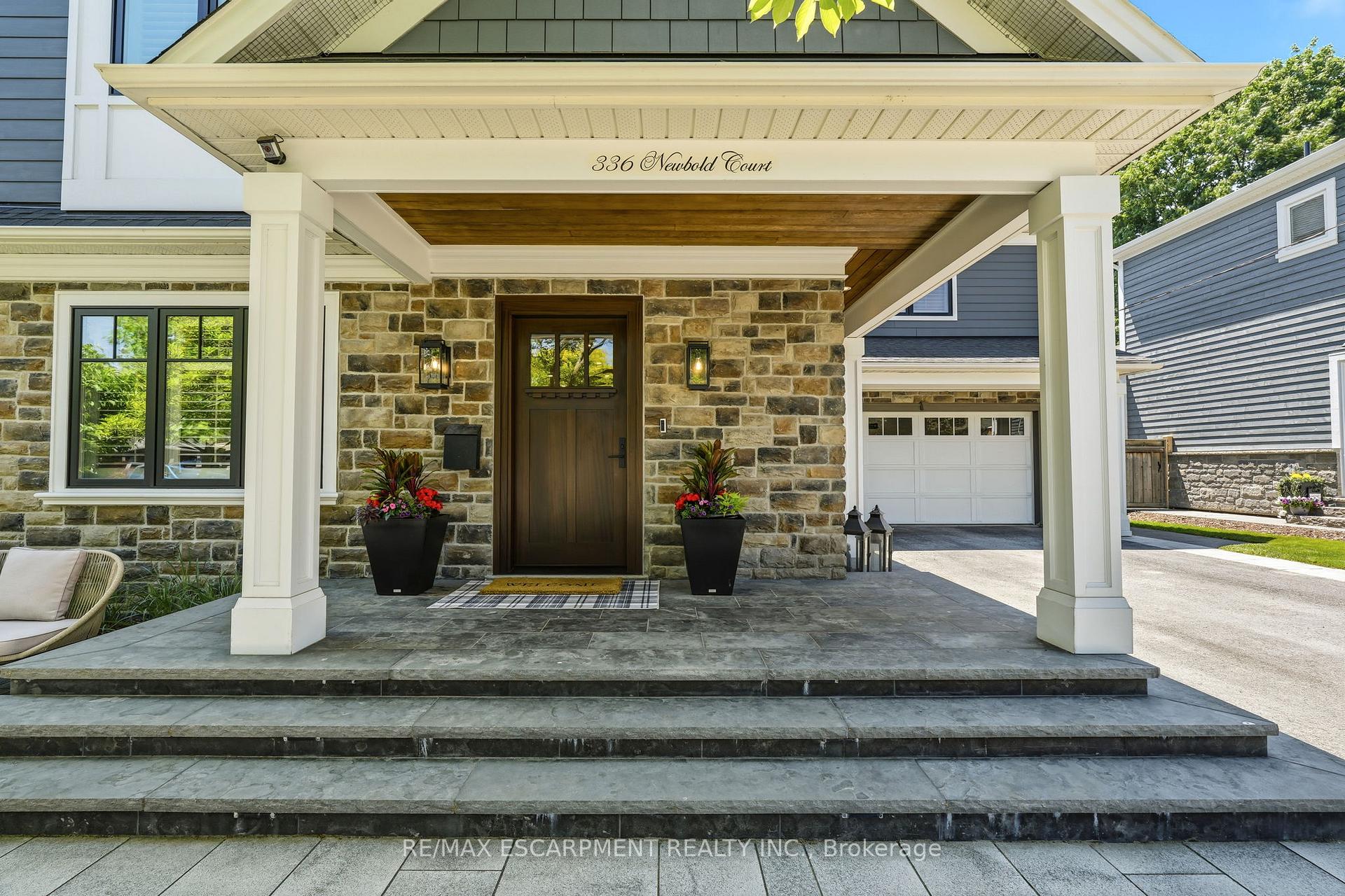 Photo 2 of 336 Newbold Court, Burlington, Brant — HOMEH