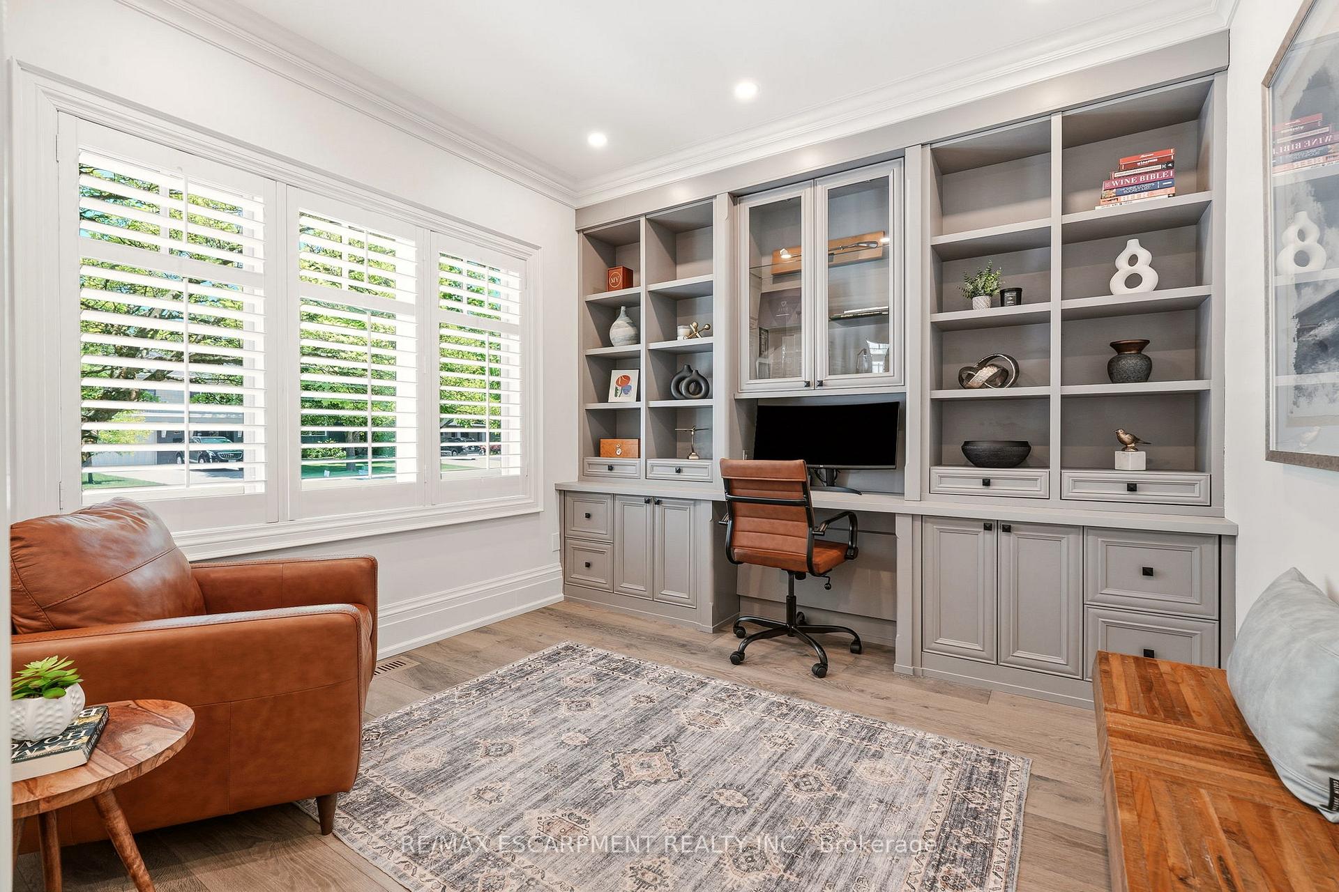 Photo 3 of 336 Newbold Court, Burlington, Brant — HOMEH