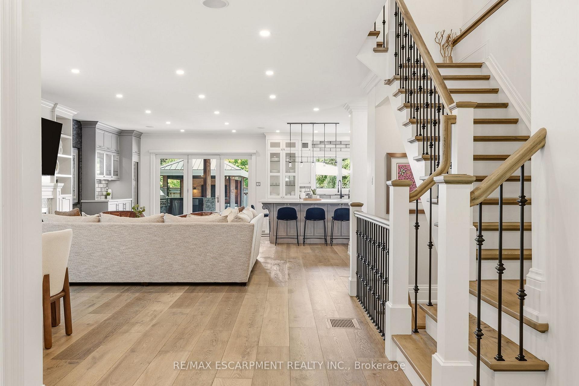 Photo 6 of 336 Newbold Court, Burlington, Brant — HOMEH