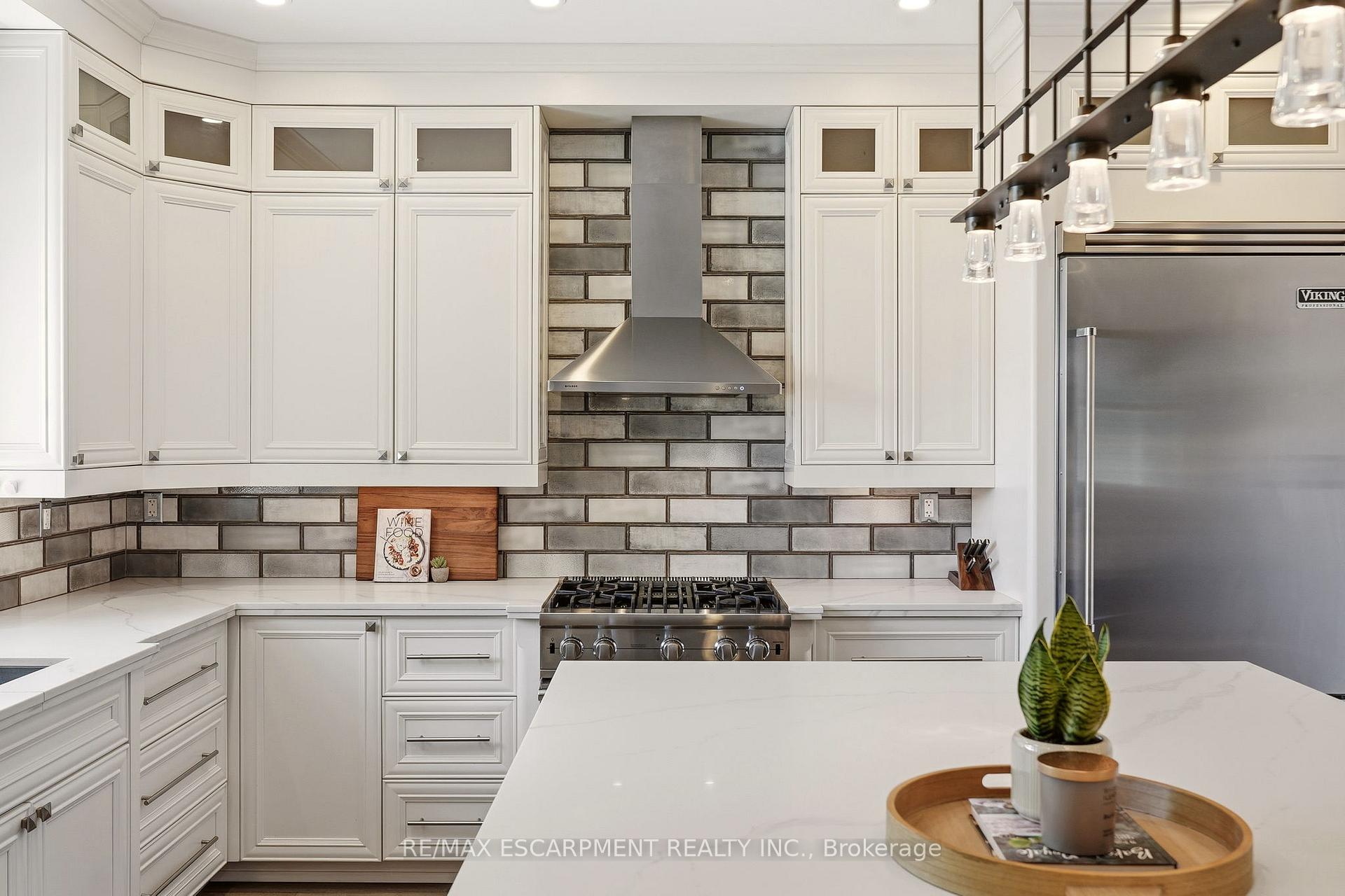 Photo 16 of 336 Newbold Court, Burlington, Brant — HOMEH