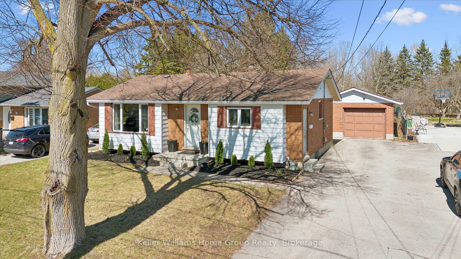 Photo 8 of 23 Hastings Boulevard, Guelph, Grange Road — HOMEH