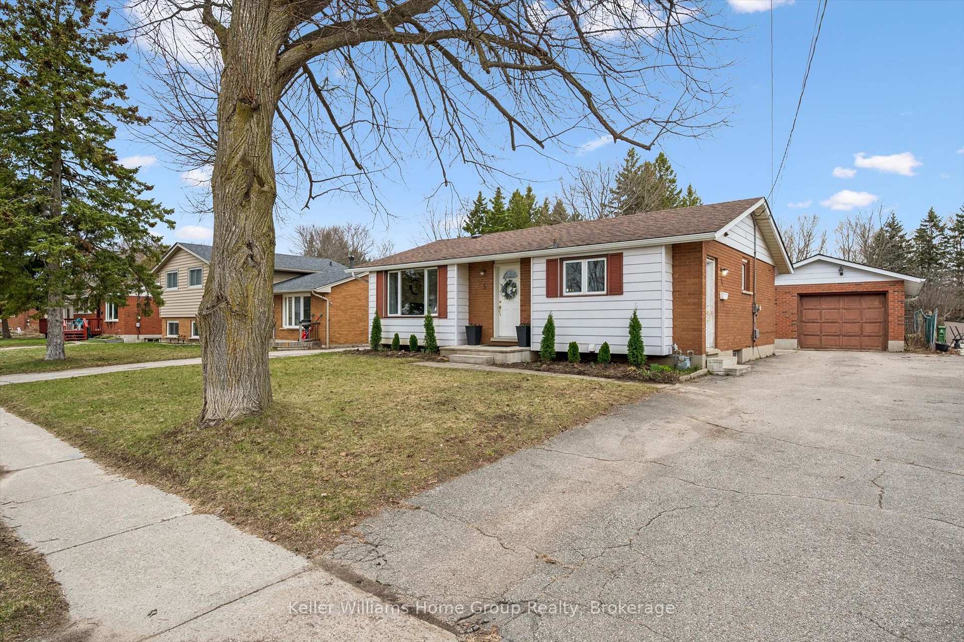 Photo 9 of 23 Hastings Boulevard, Guelph, Grange Road — HOMEH