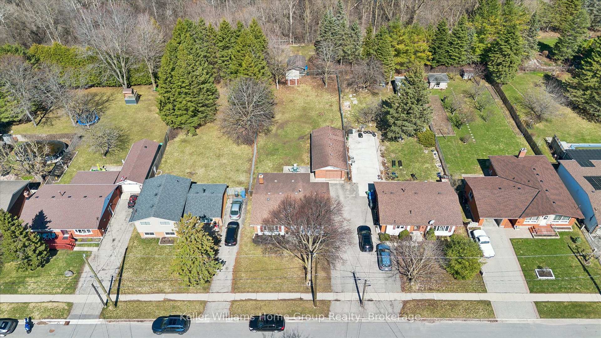 Photo 10 of 23 Hastings Boulevard, Guelph, Grange Road — HOMEH
