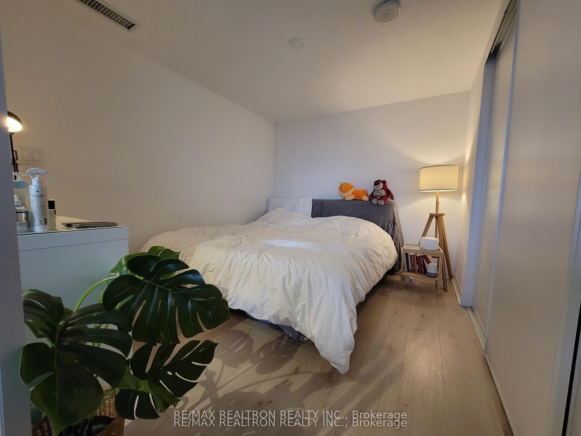 Photo 5 of Unit 1011, 99 Foxbar Road, Toronto, Yonge-St. Clair — HOMEH
