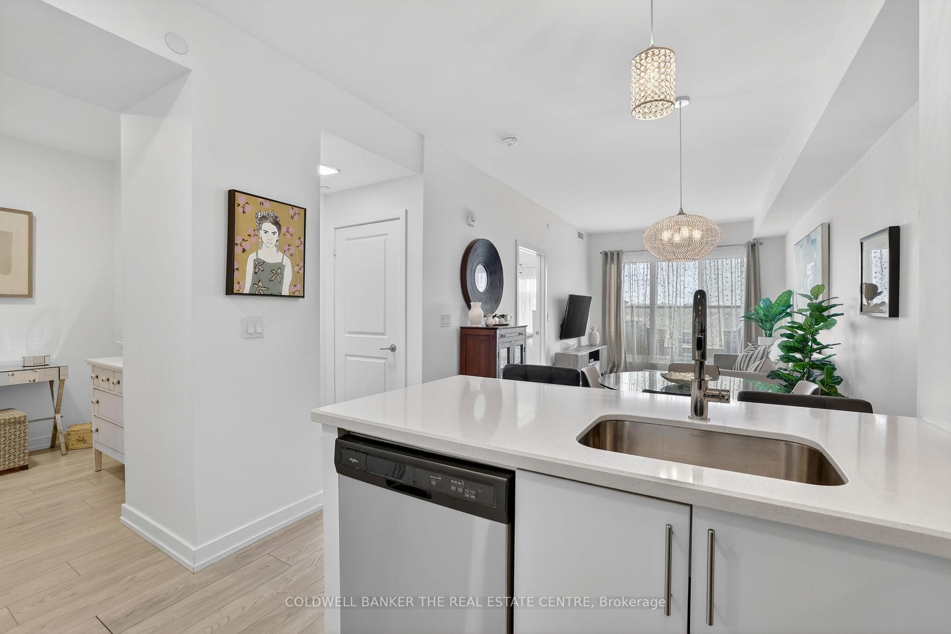 Photo 10 of Unit 246, 555 William Graham Drive, Aurora, Rural Aurora — HOMEH