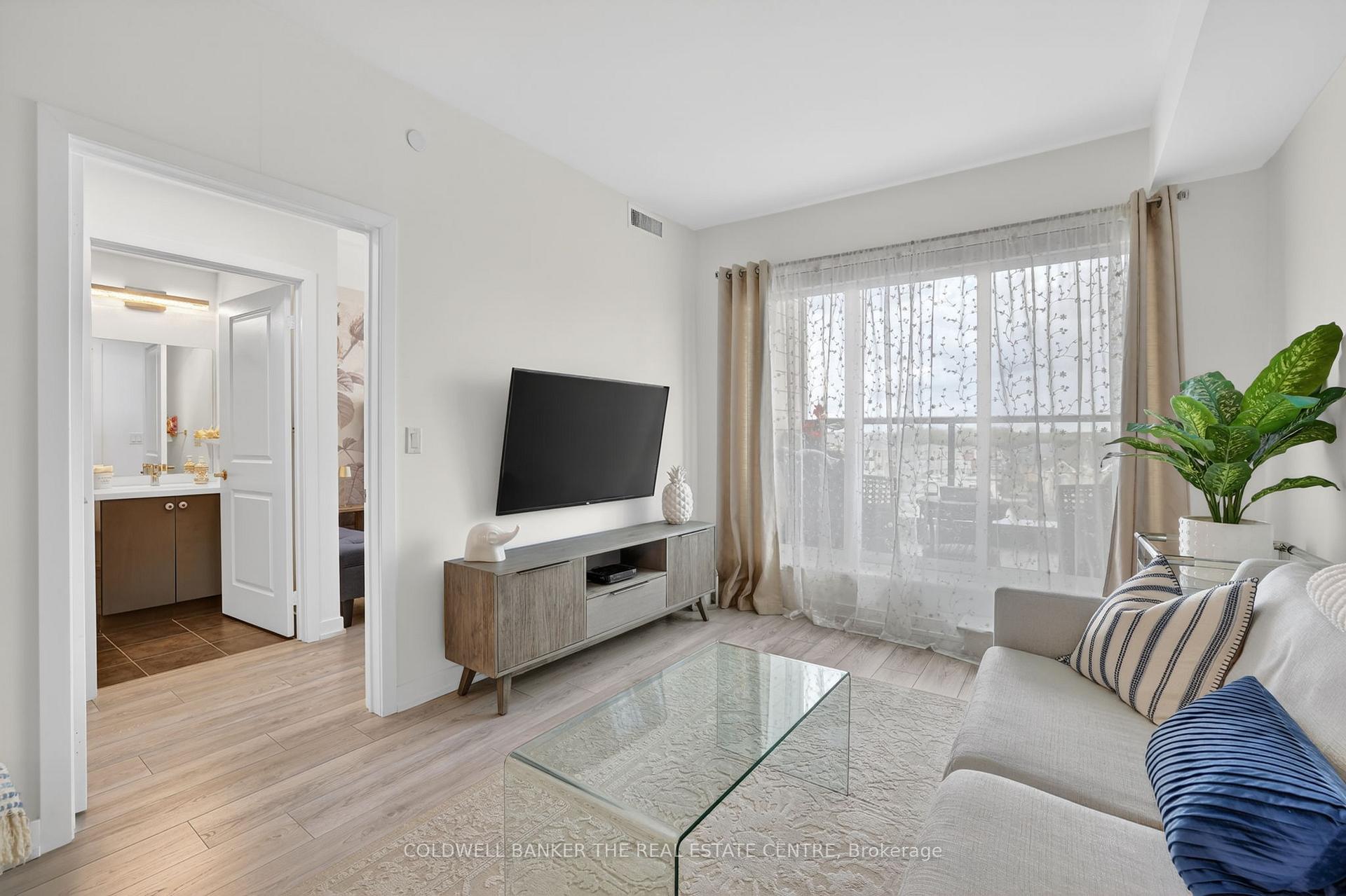 Photo 16 of Unit 246, 555 William Graham Drive, Aurora, Rural Aurora — HOMEH