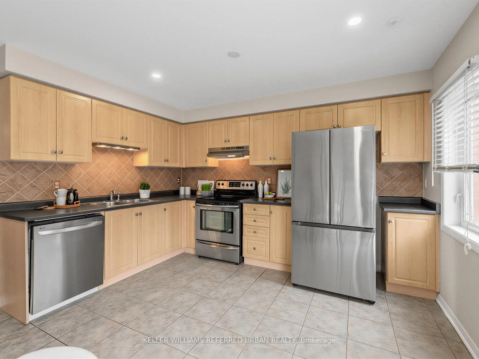 Photo 14 of 16 Guillet Street, Toronto, O'Connor-Parkview — HOMEH