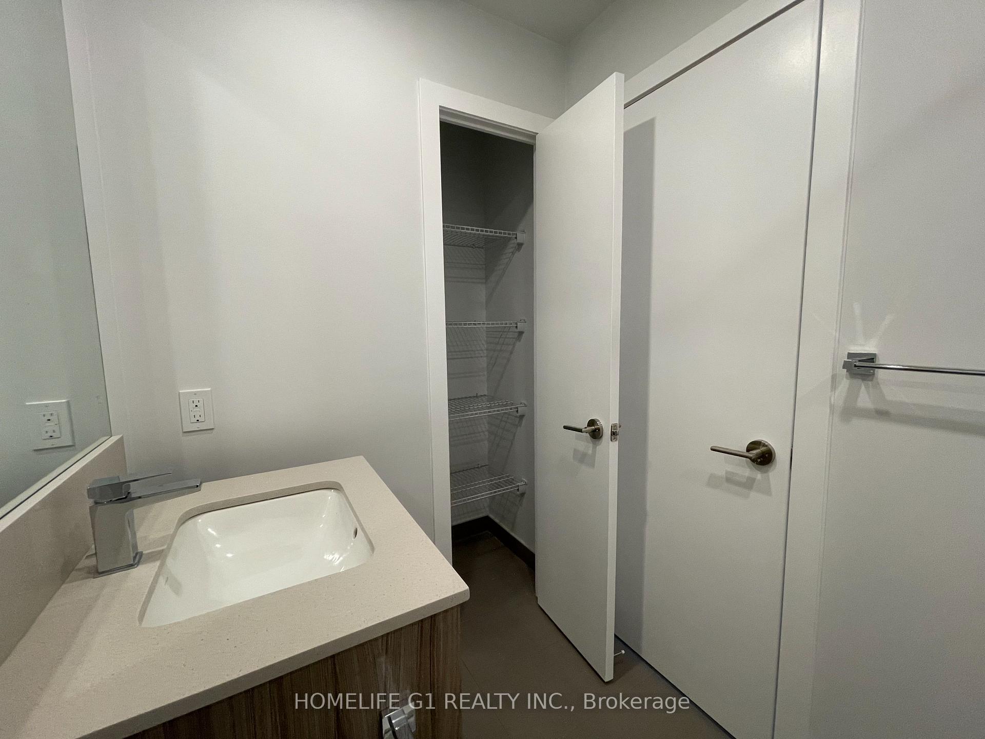 Photo 5 of Unit 4504, 430 Square One Drive, Mississauga, Fairview — HOMEH