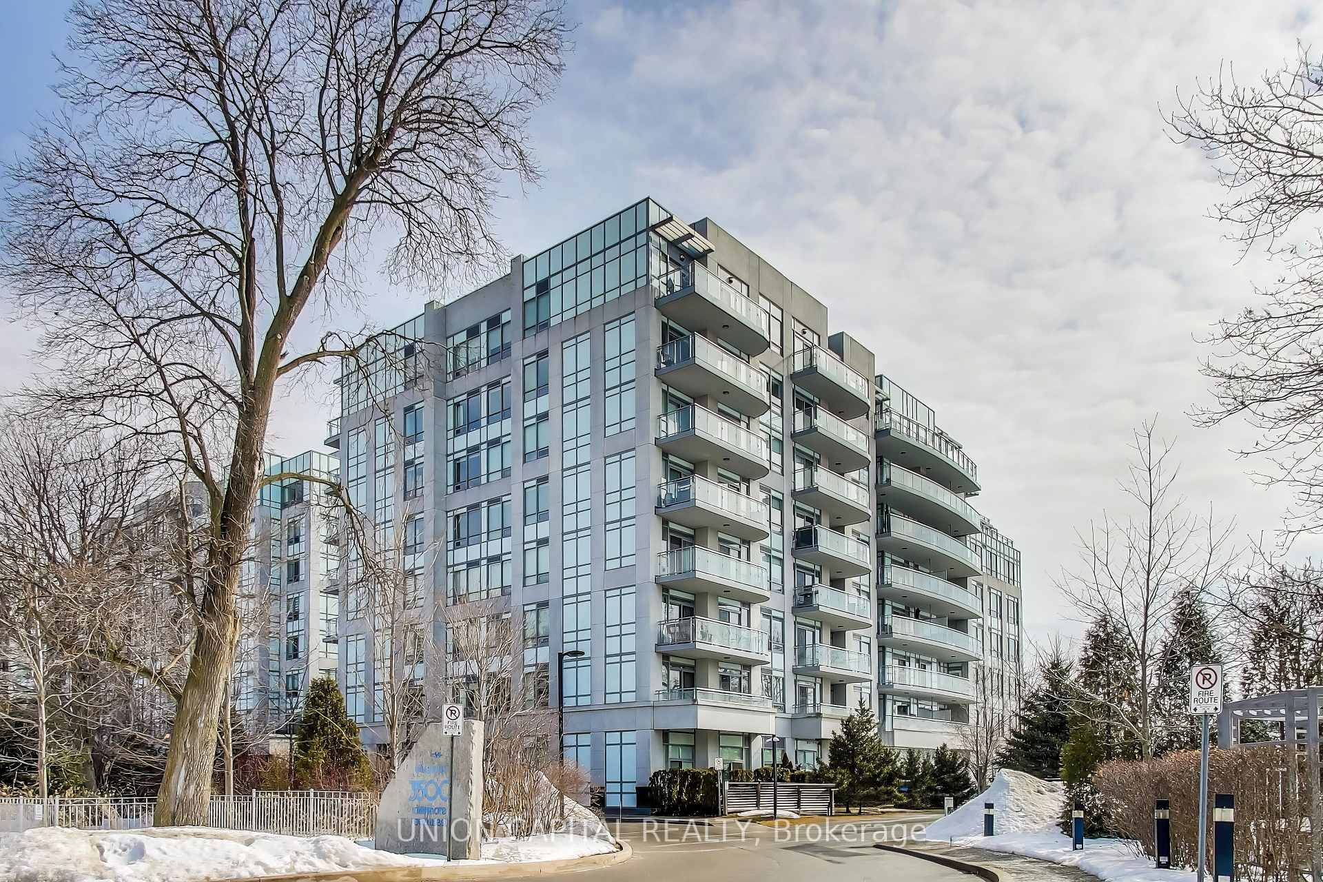 Photo of Unit 525, 3500 Lakeshore Road W