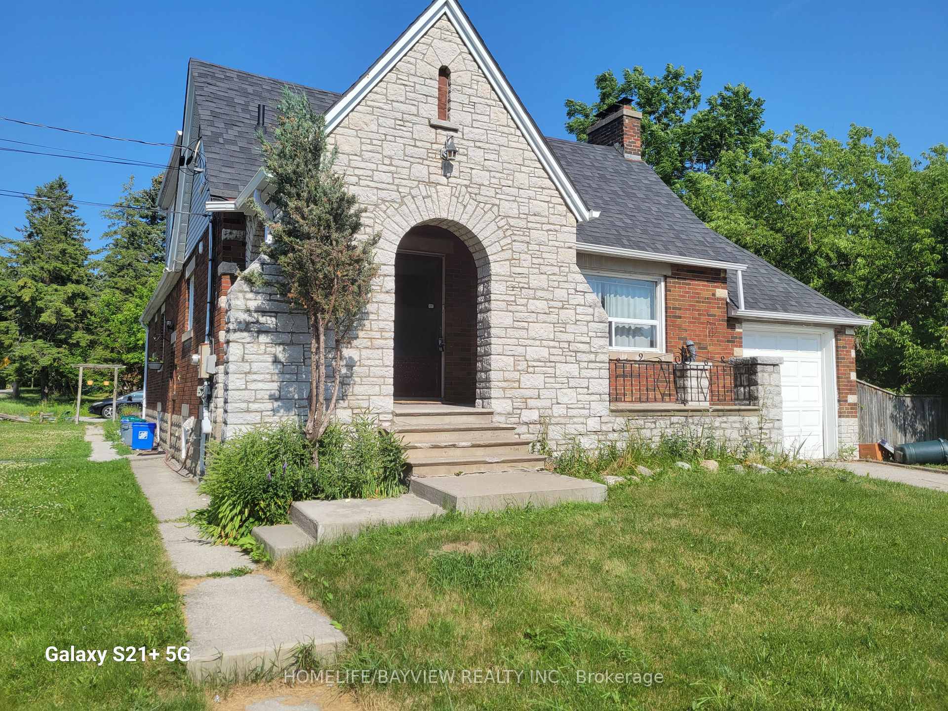 Photo 2 of 275 main (main floor) Street N, Markham, Old Markham Village — HOMEH
