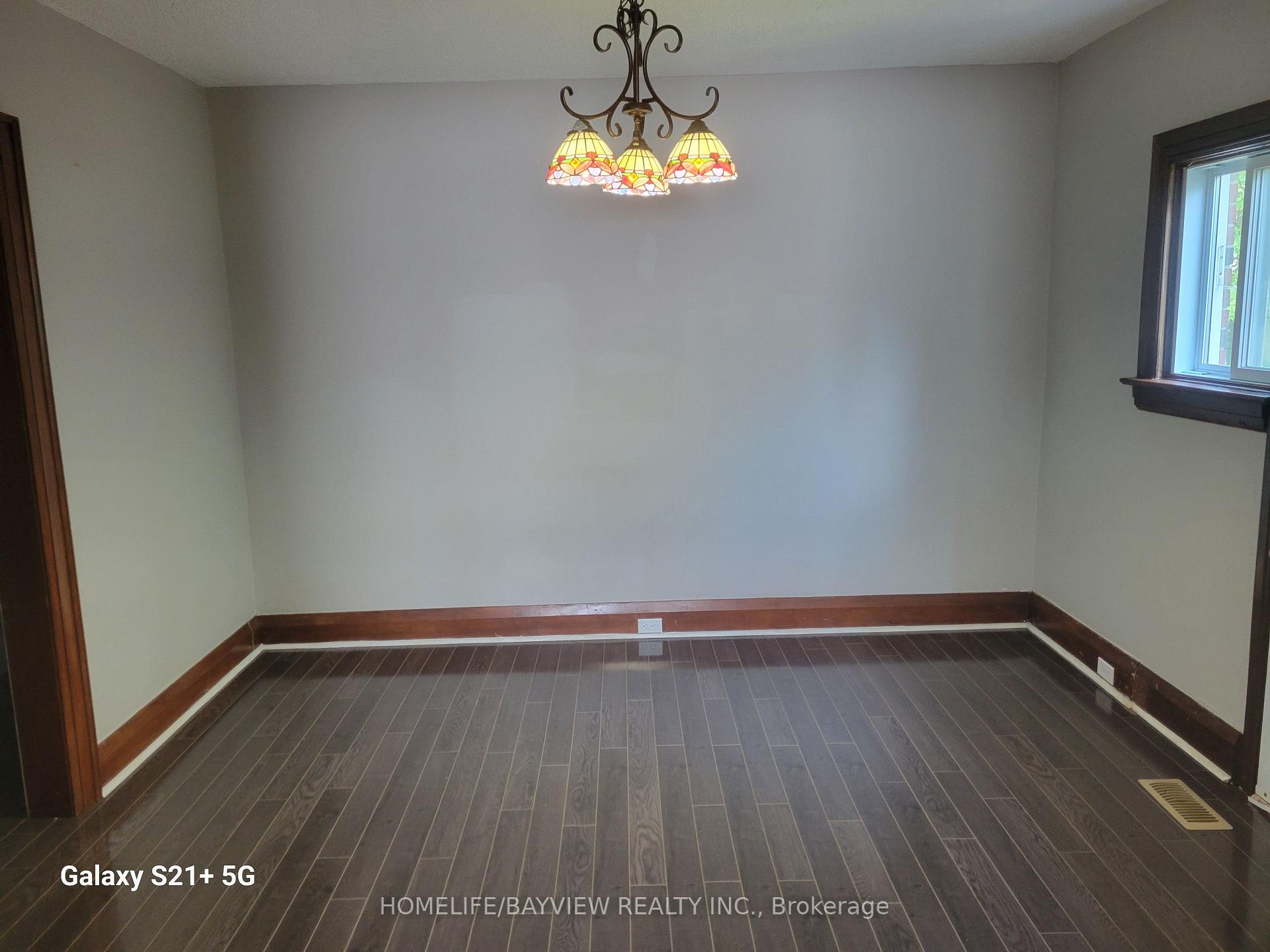 Photo 5 of 275 main (main floor) Street N, Markham, Old Markham Village — HOMEH