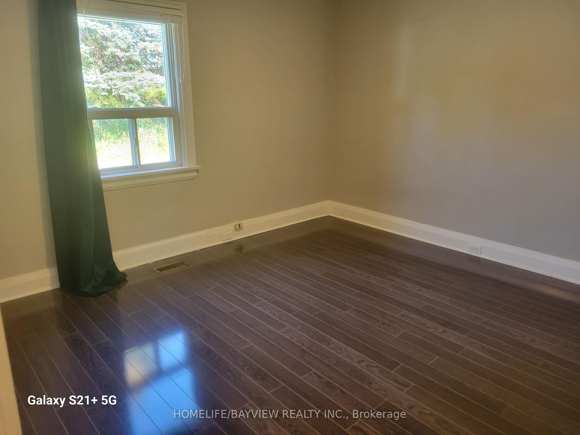 Photo 7 of 275 main (main floor) Street N, Markham, Old Markham Village — HOMEH