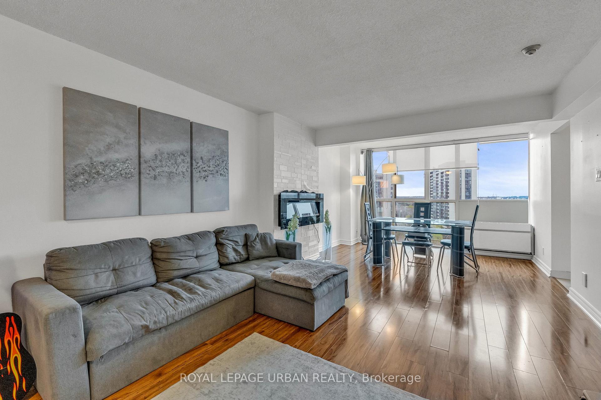 Photo 4 of Unit 1210, 61 Markbrook Lane, Etobicoke, Mount Olive-Silverstone-Jamestown — HOMEH
