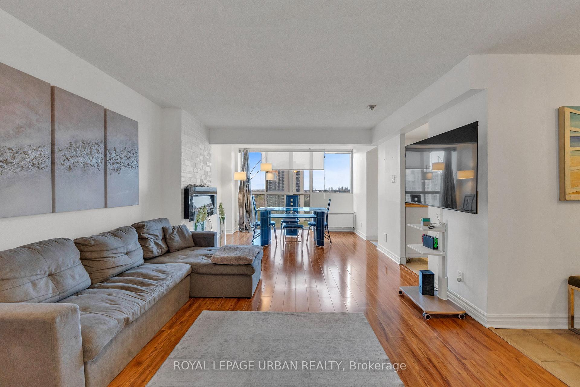 Photo 5 of Unit 1210, 61 Markbrook Lane, Etobicoke, Mount Olive-Silverstone-Jamestown — HOMEH