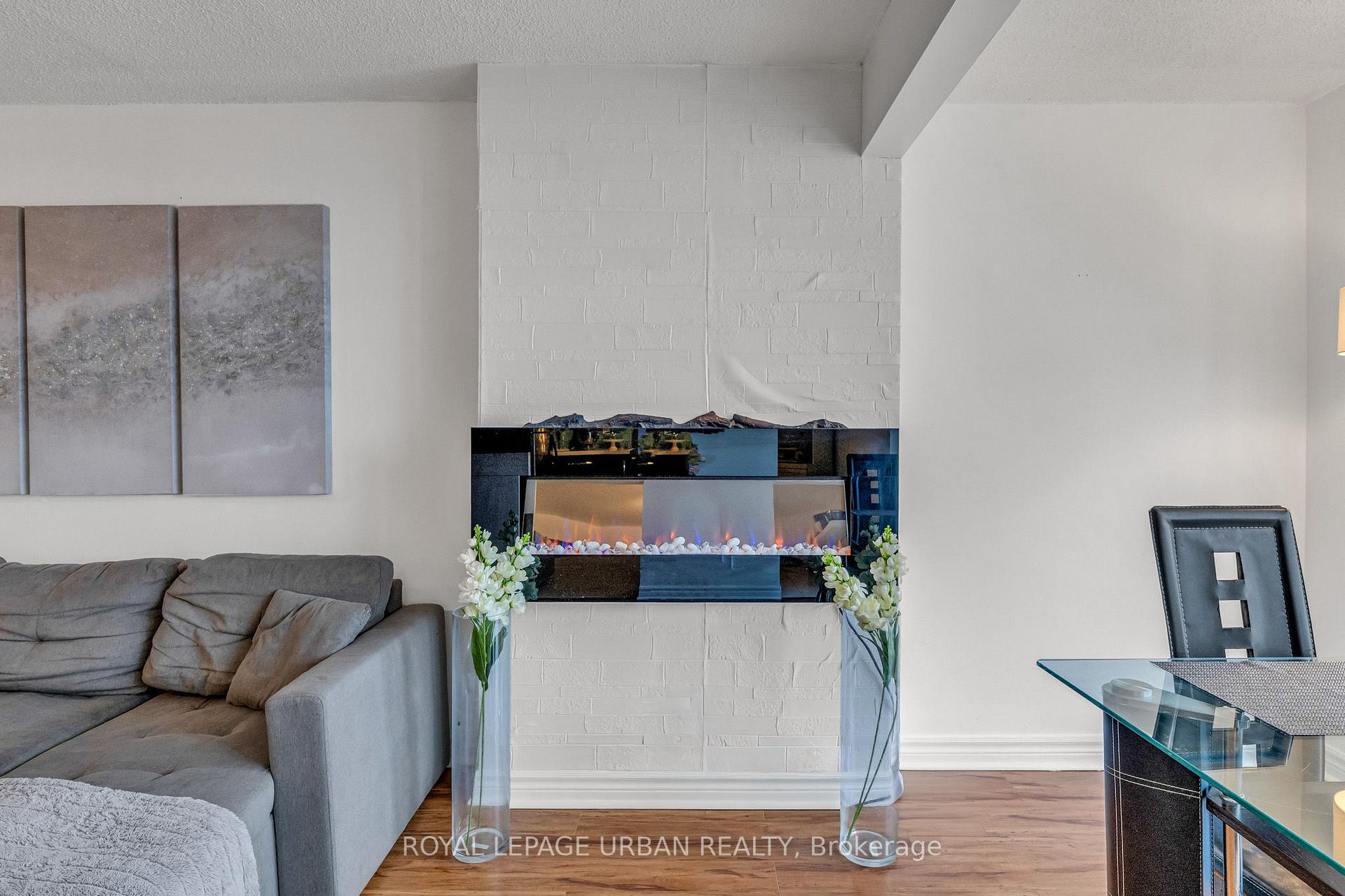 Photo 10 of Unit 1210, 61 Markbrook Lane, Etobicoke, Mount Olive-Silverstone-Jamestown — HOMEH