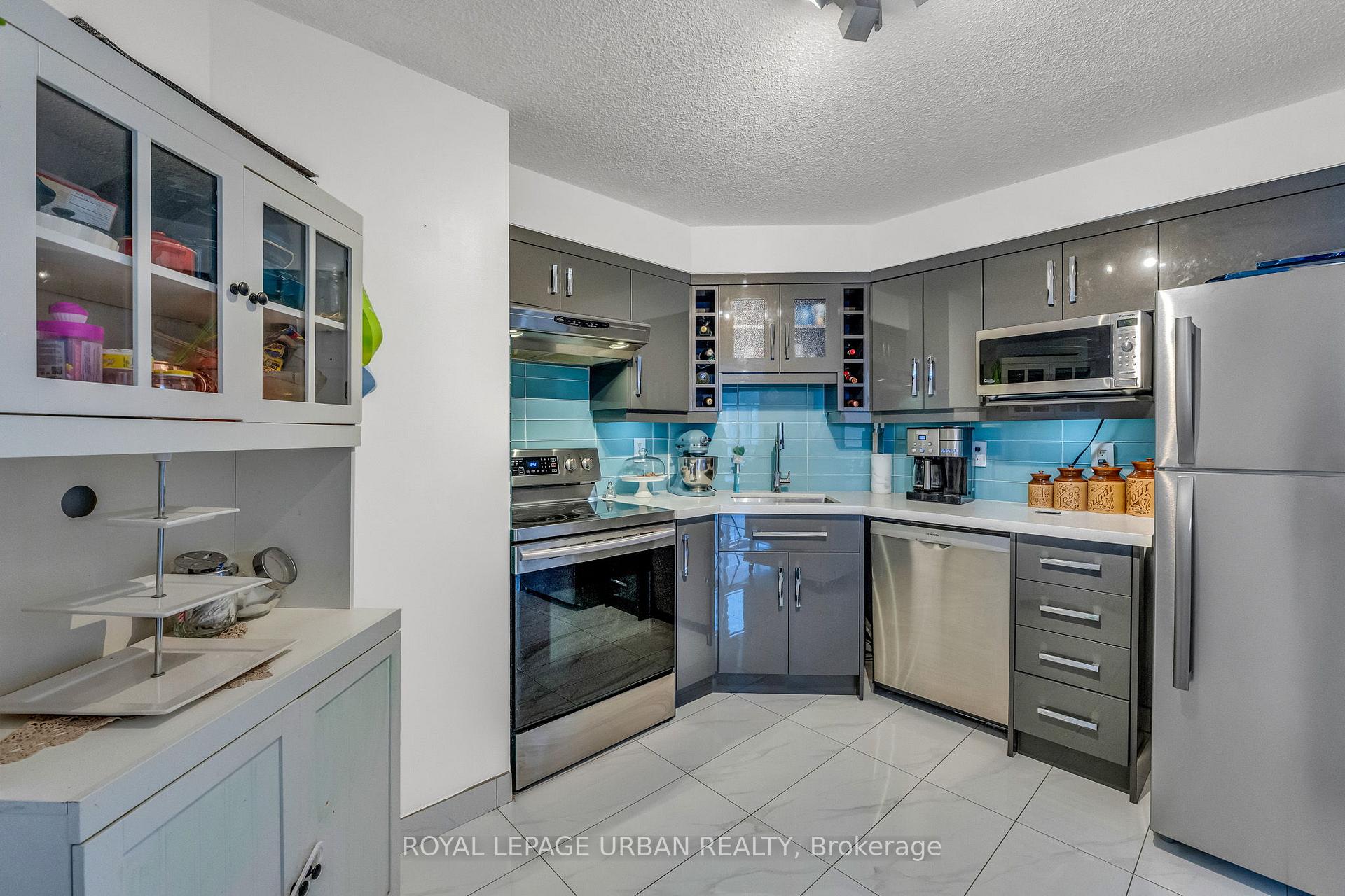 Photo 16 of Unit 1210, 61 Markbrook Lane, Etobicoke, Mount Olive-Silverstone-Jamestown — HOMEH