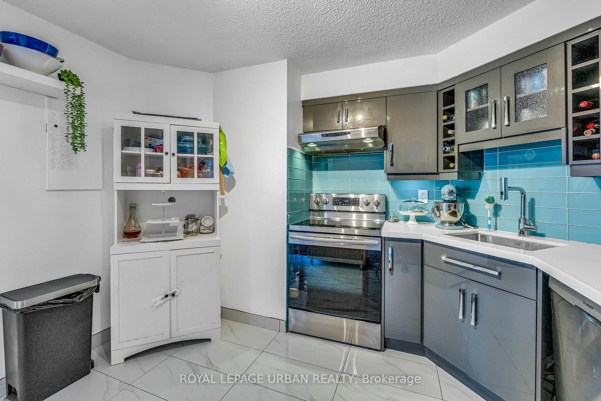 Photo 19 of Unit 1210, 61 Markbrook Lane, Etobicoke, Mount Olive-Silverstone-Jamestown — HOMEH