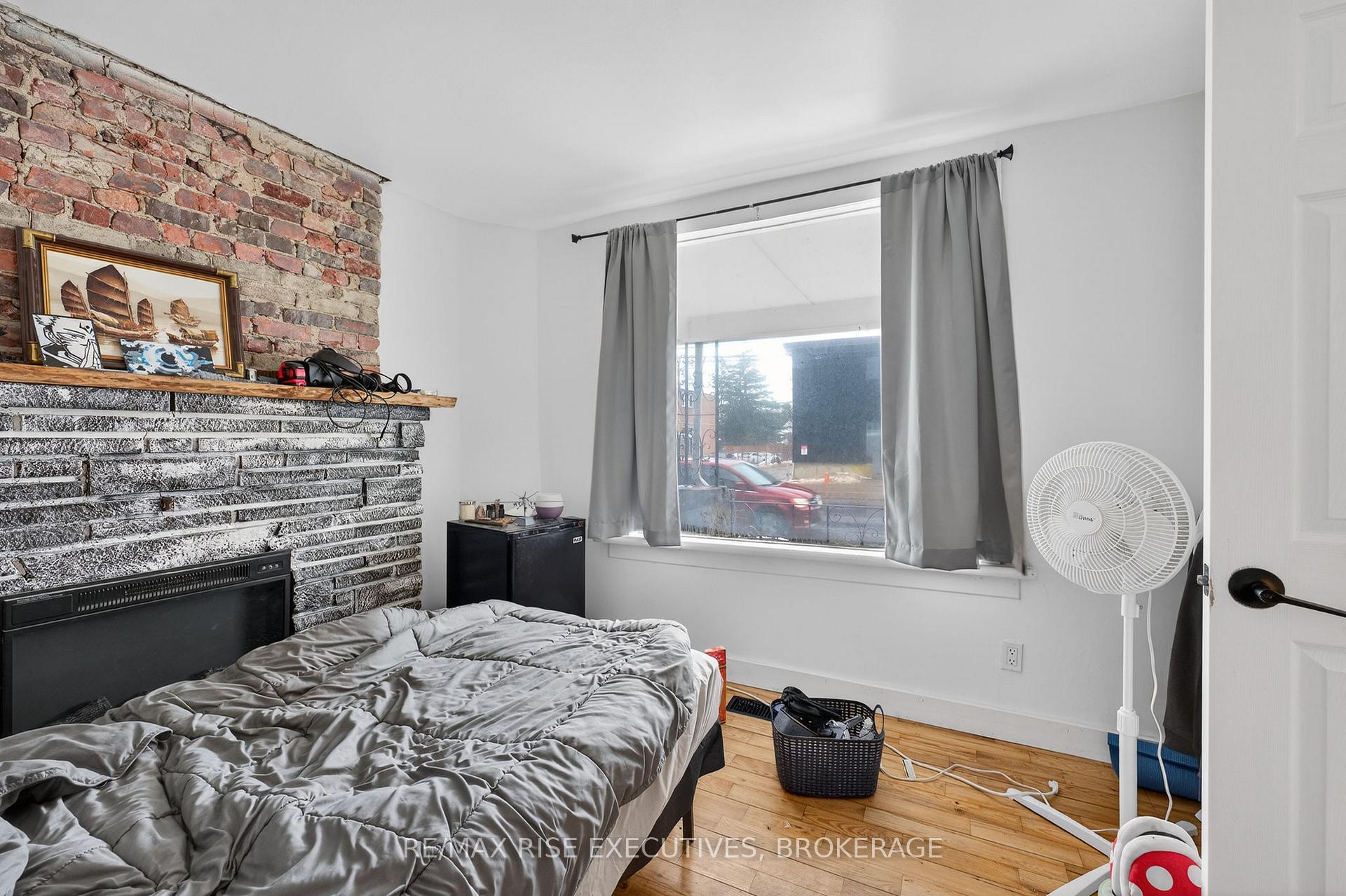 Photo 4 of 203 Concession Street, Kingston, East of Sir John A. Blvd — HOMEH