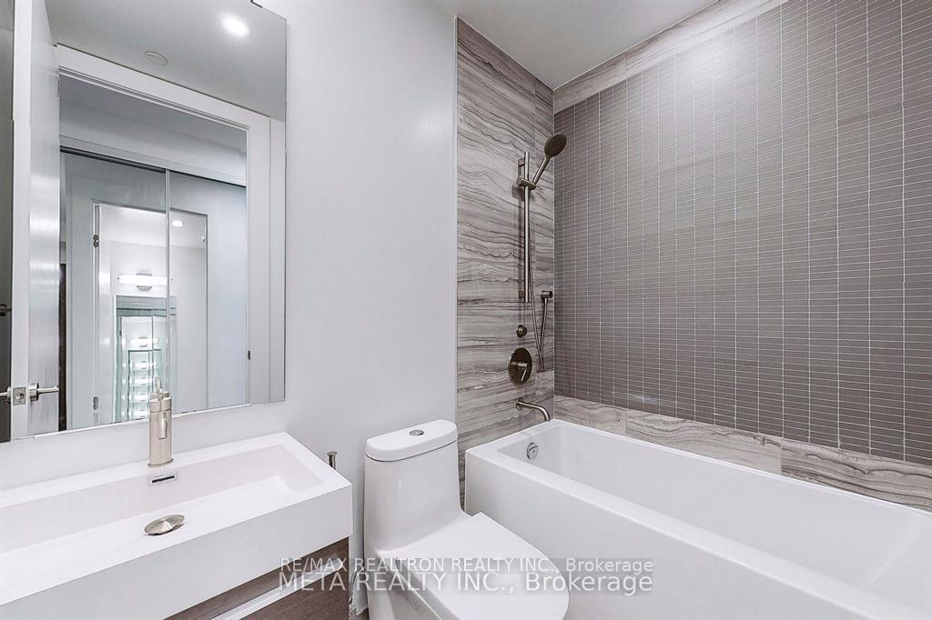Photo 13 of Unit 4301, 39 Roehampton Avenue, Toronto, Mount Pleasant West — HOMEH