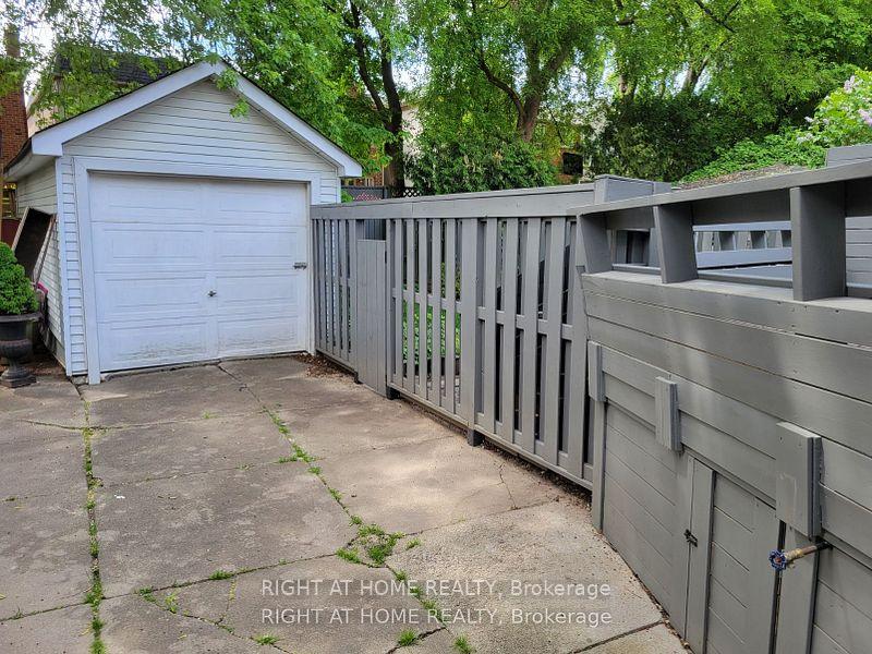 Photo 4 of 357 Old Orchard Grove, Toronto, Bedford Park-Nortown — HOMEH