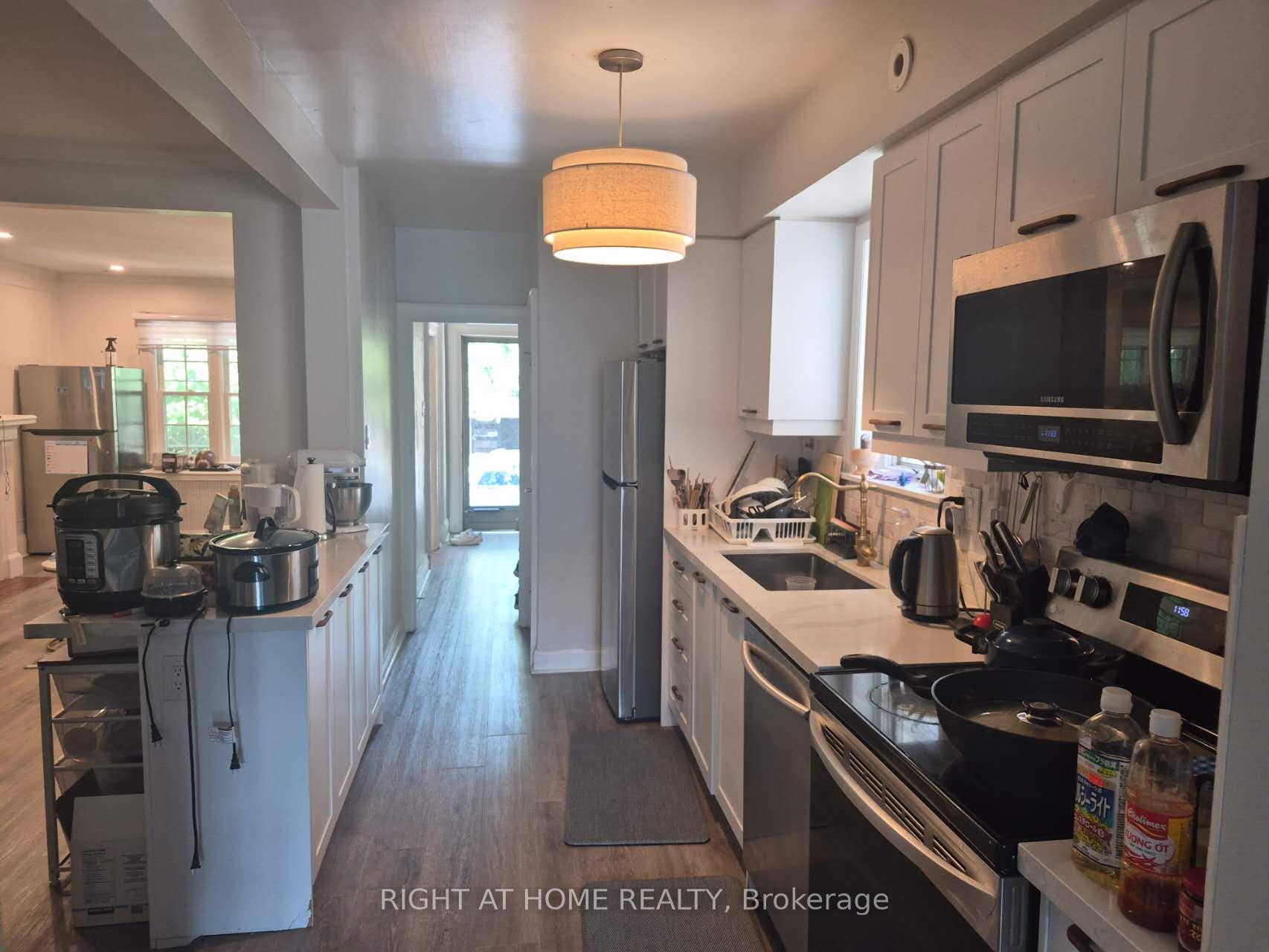 Photo 11 of 357 Old Orchard Grove, Toronto, Bedford Park-Nortown — HOMEH