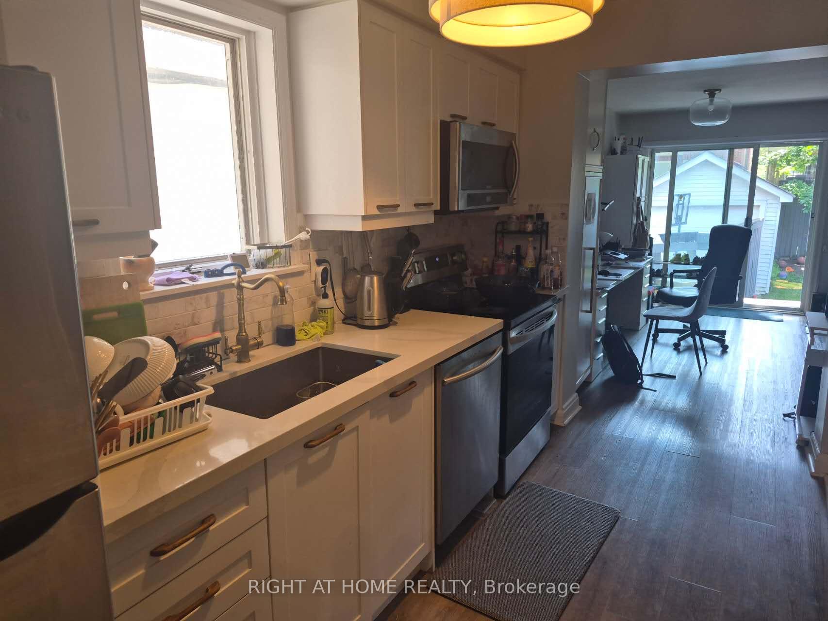 Photo 13 of 357 Old Orchard Grove, Toronto, Bedford Park-Nortown — HOMEH