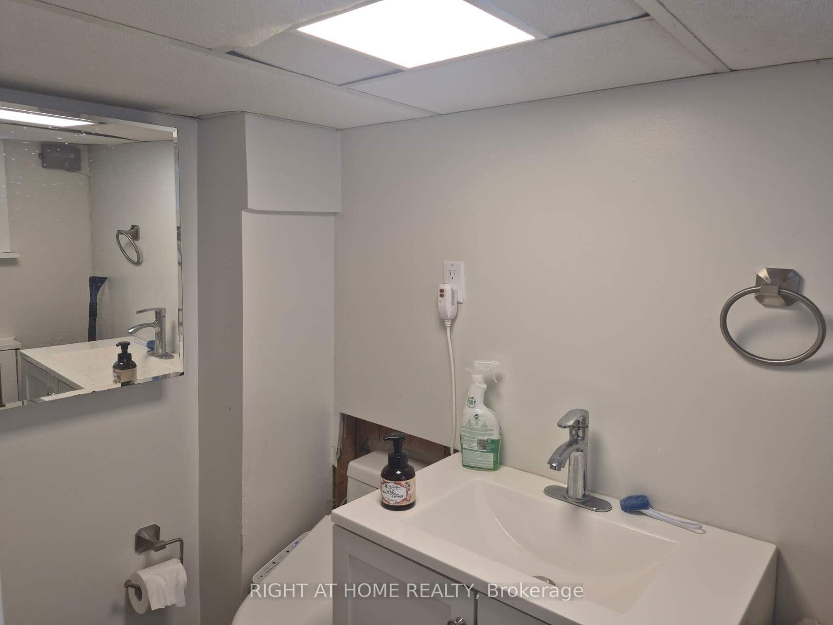 Photo 23 of 357 Old Orchard Grove, Toronto, Bedford Park-Nortown — HOMEH