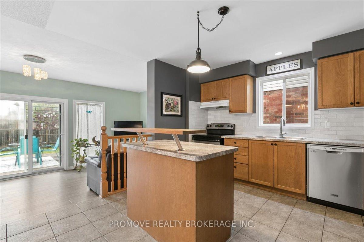 Photo 9 of 49 Schiedel Drive, Guelph, Victoria North — HOMEH