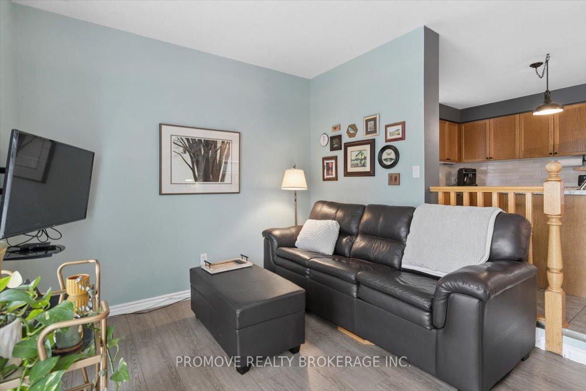 Photo 16 of 49 Schiedel Drive, Guelph, Victoria North — HOMEH