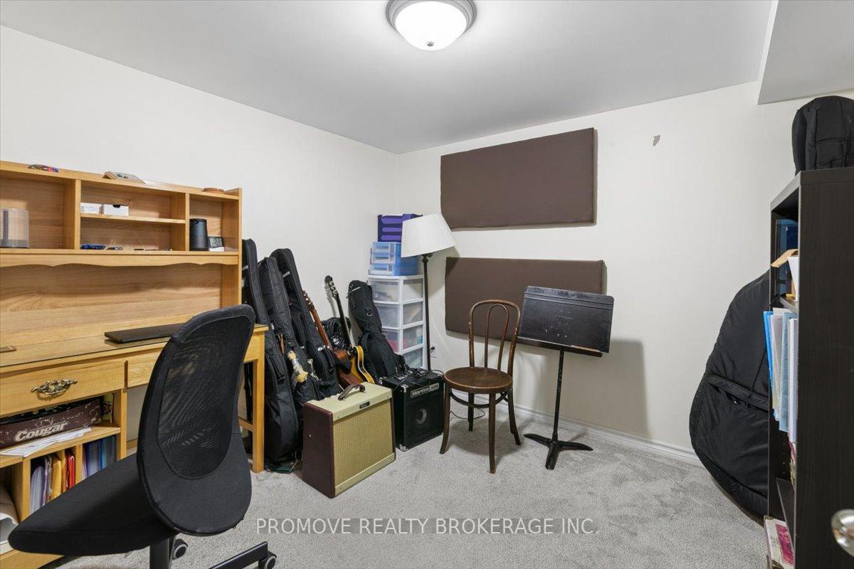 Photo 34 of 49 Schiedel Drive, Guelph, Victoria North — HOMEH