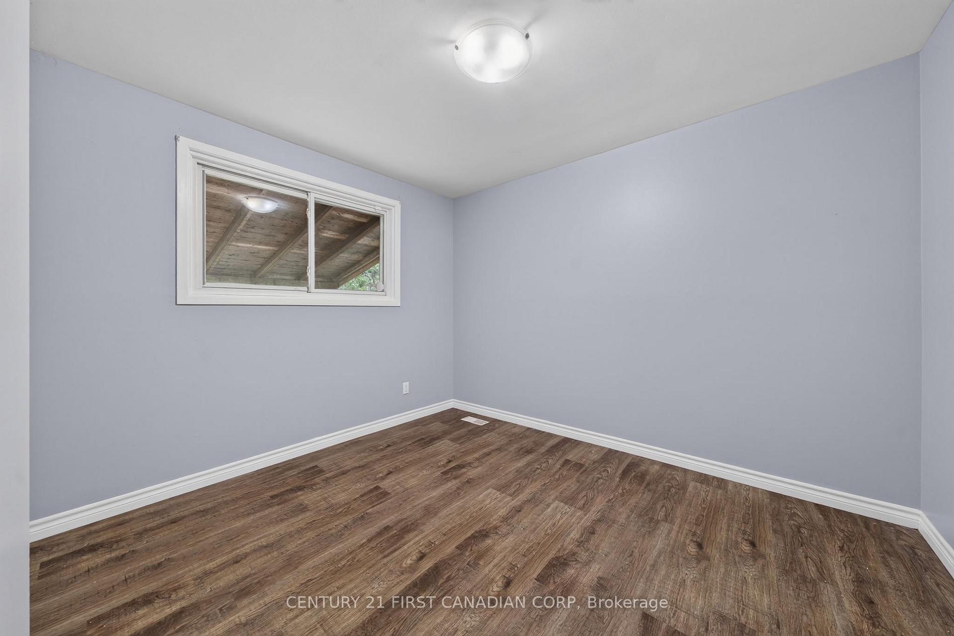 Photo 11 of 224 Culver Crescent, London, East H — HOMEH