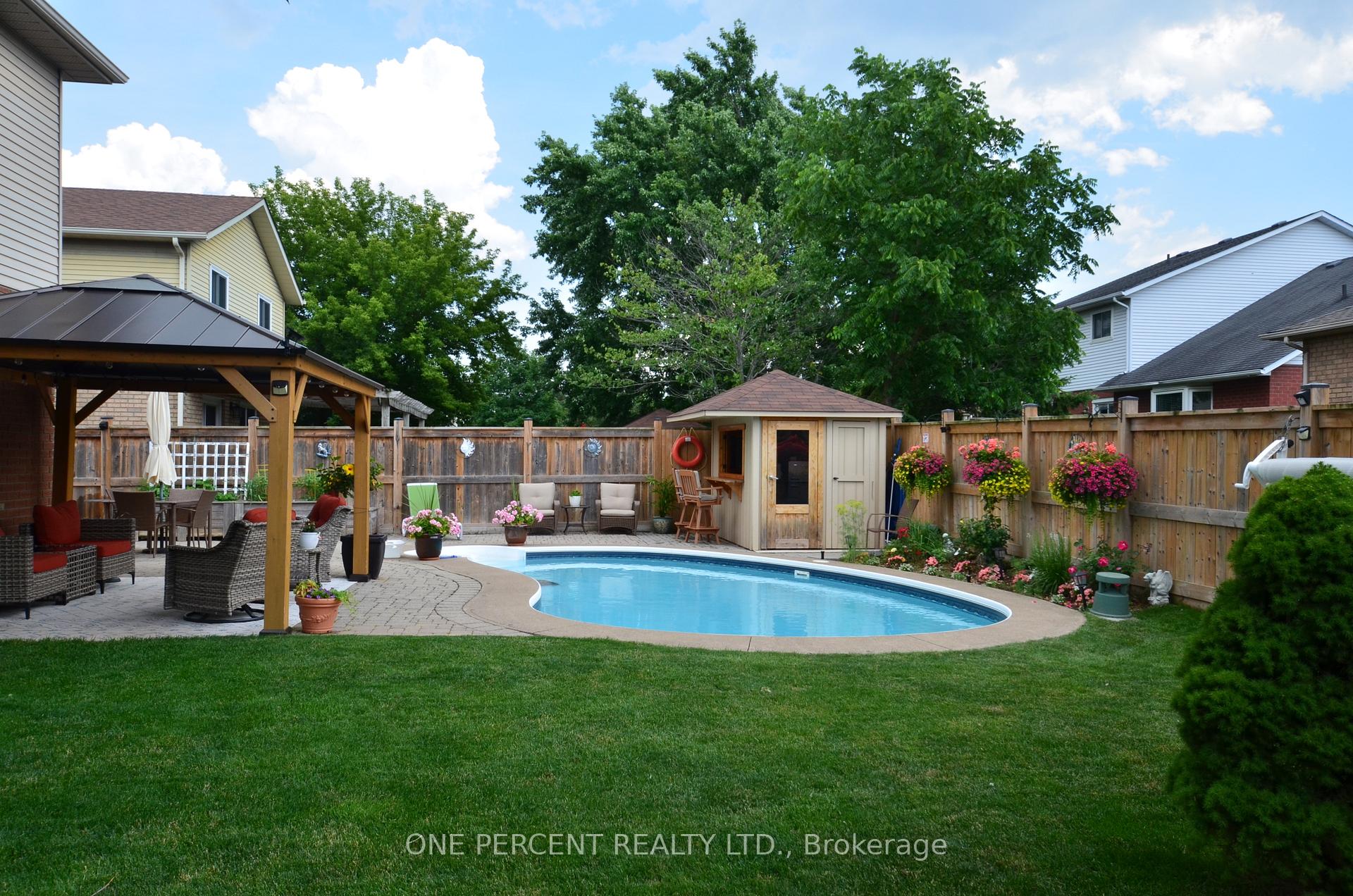 Photo 3 of 5122 Sumach Crescent, Lincoln, Beamsville — HOMEH