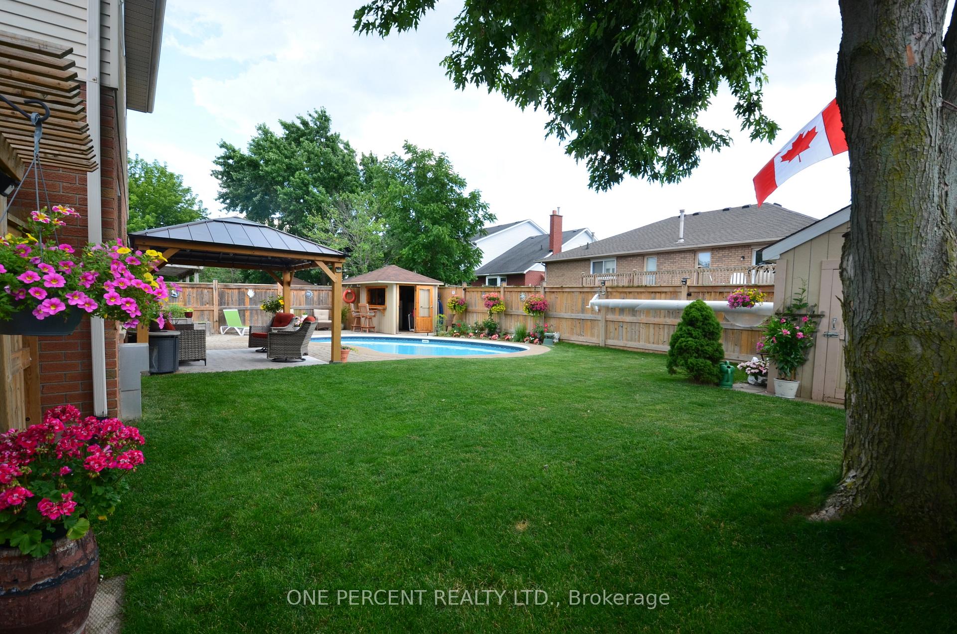 Photo 4 of 5122 Sumach Crescent, Lincoln, Beamsville — HOMEH