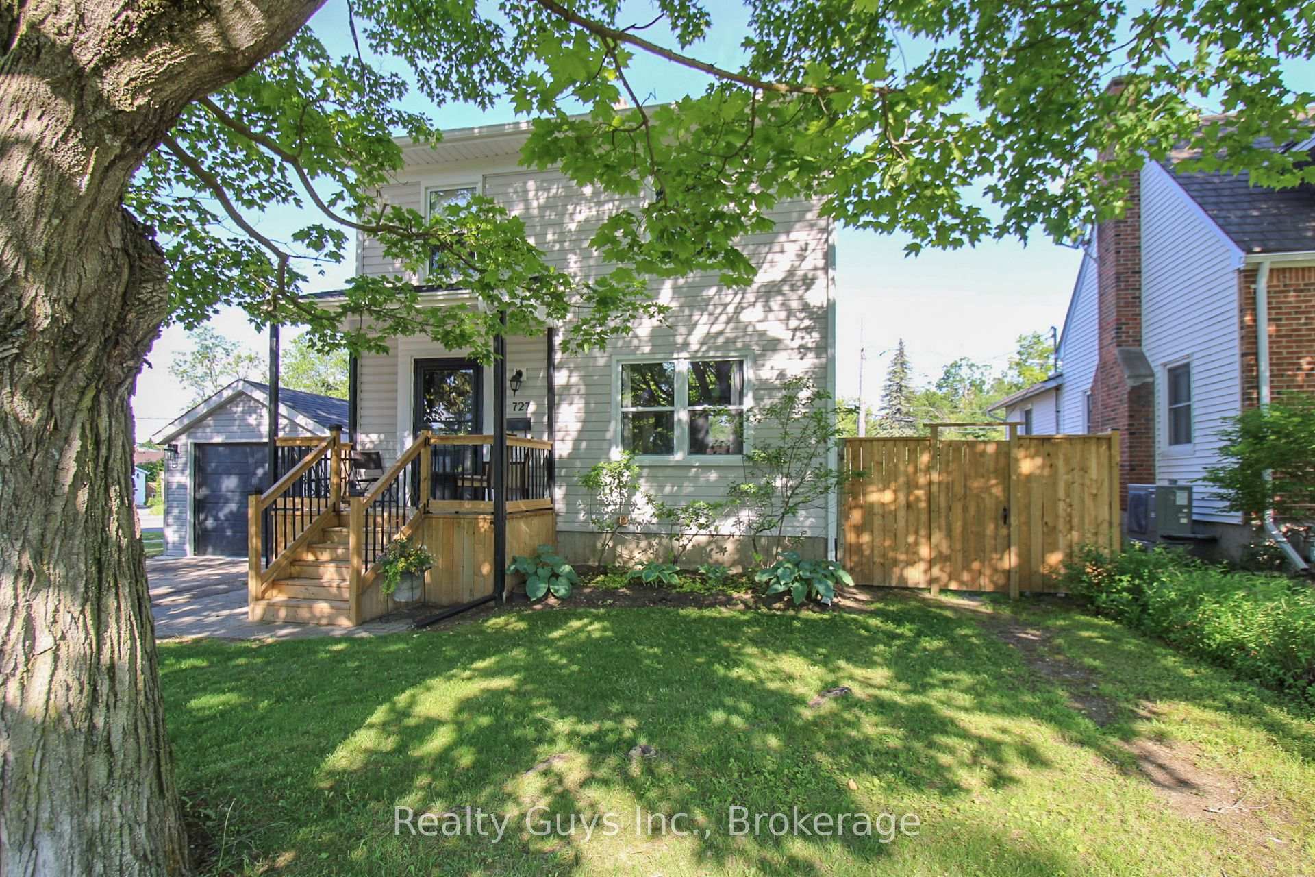 Front of 727 Chesterfield Avenue